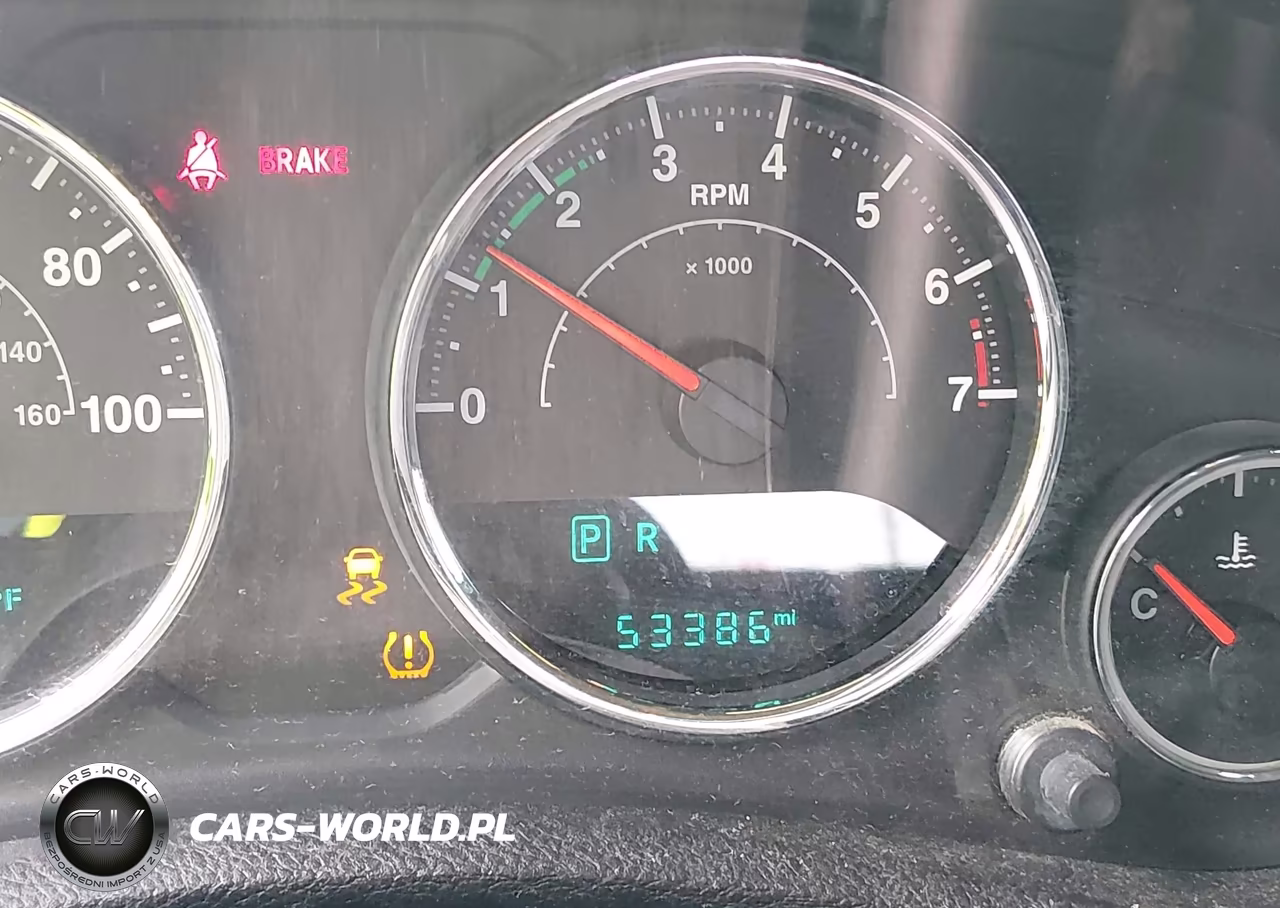 2015 Jeep Wrangler Unlimited Sport VIN:1C4BJWDGXFL577724 - 15