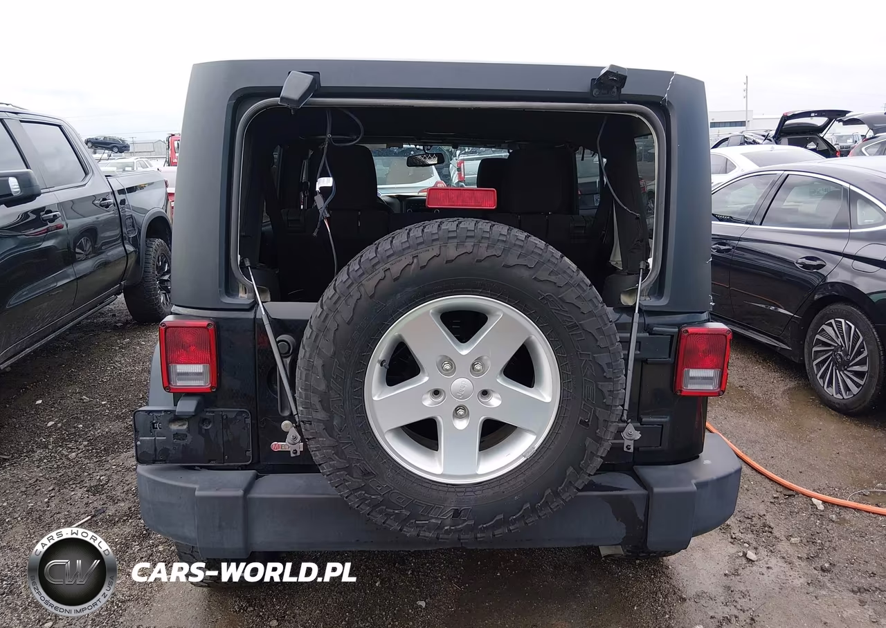 2015 Jeep Wrangler Unlimited Sport VIN:1C4BJWDGXFL577724 - 16