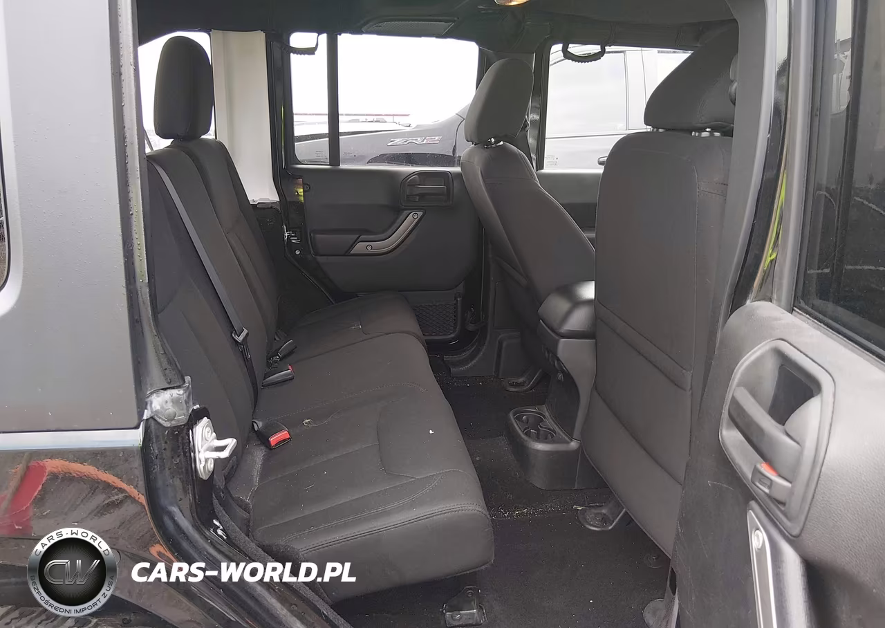 2015 Jeep Wrangler Unlimited Sport VIN:1C4BJWDGXFL577724 - 8