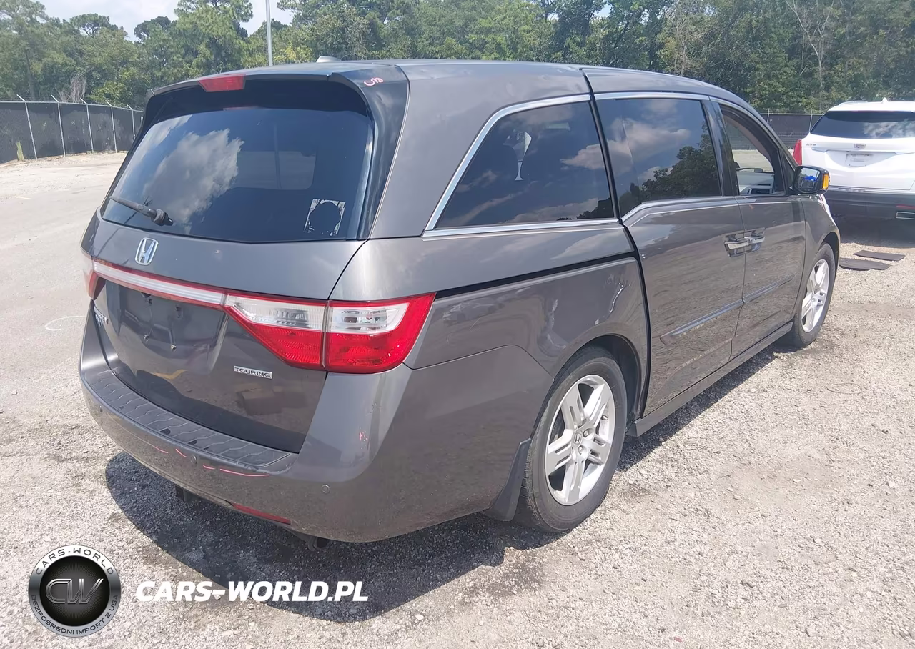2013 Honda Odyssey Touring-Touring Elite VIN:5FNRL5H9XDB089257 - 4