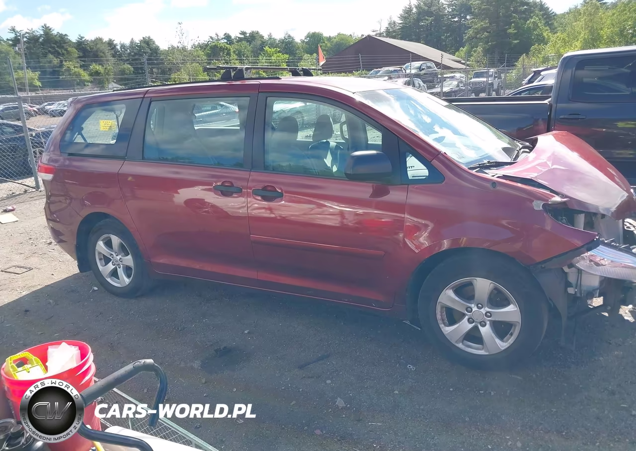 2012 Toyota Sienna Base 7 Passenger VIN:5TDKA3DC8CS015150 - 13