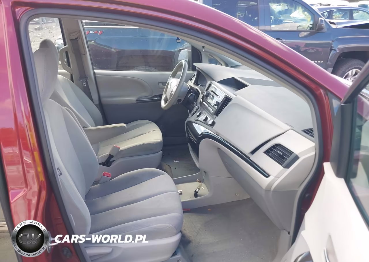 2012 Toyota Sienna Base 7 Passenger VIN:5TDKA3DC8CS015150 - 5