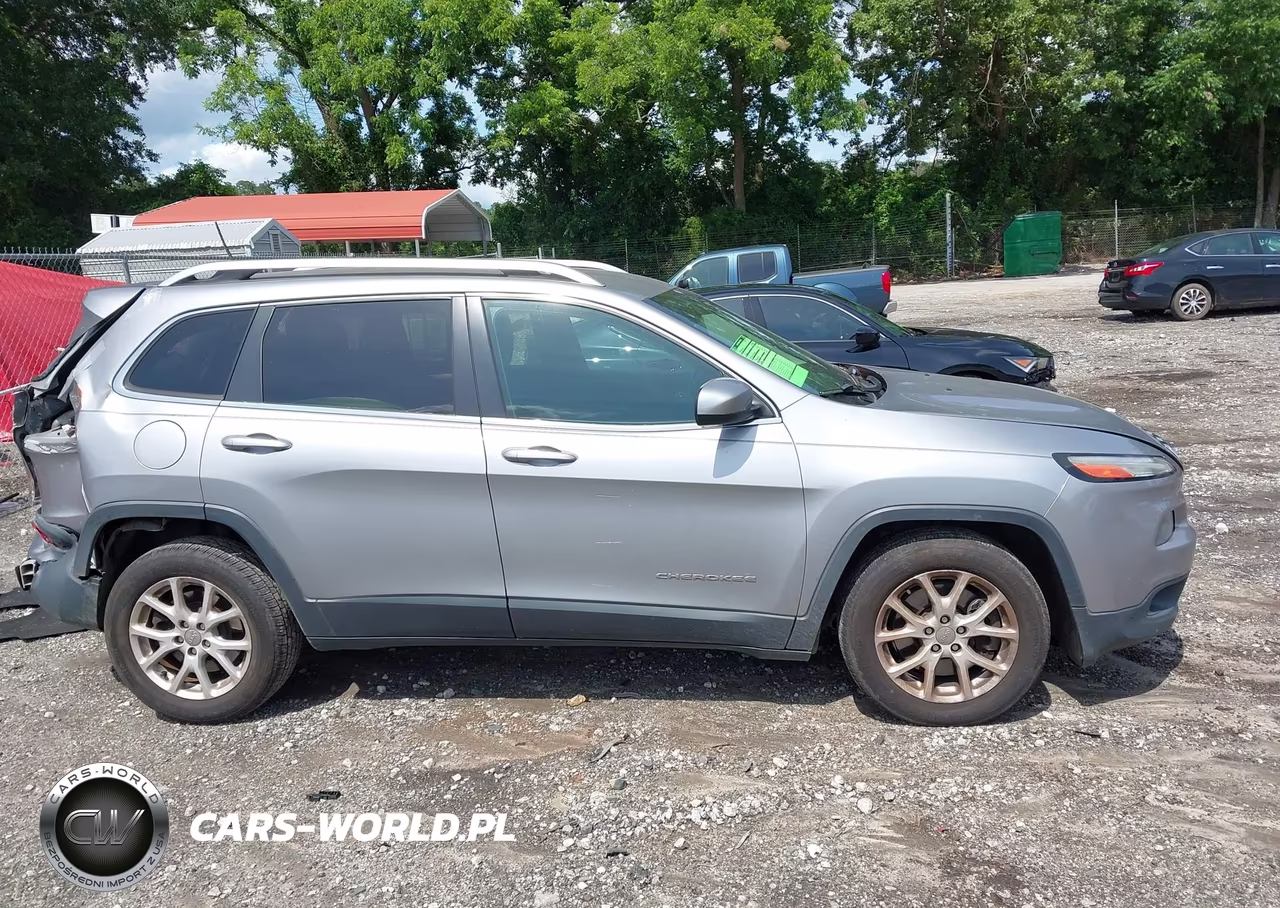 2014 Jeep Cherokee Latitude VIN:1C4PJLCS1EW106360 - 13