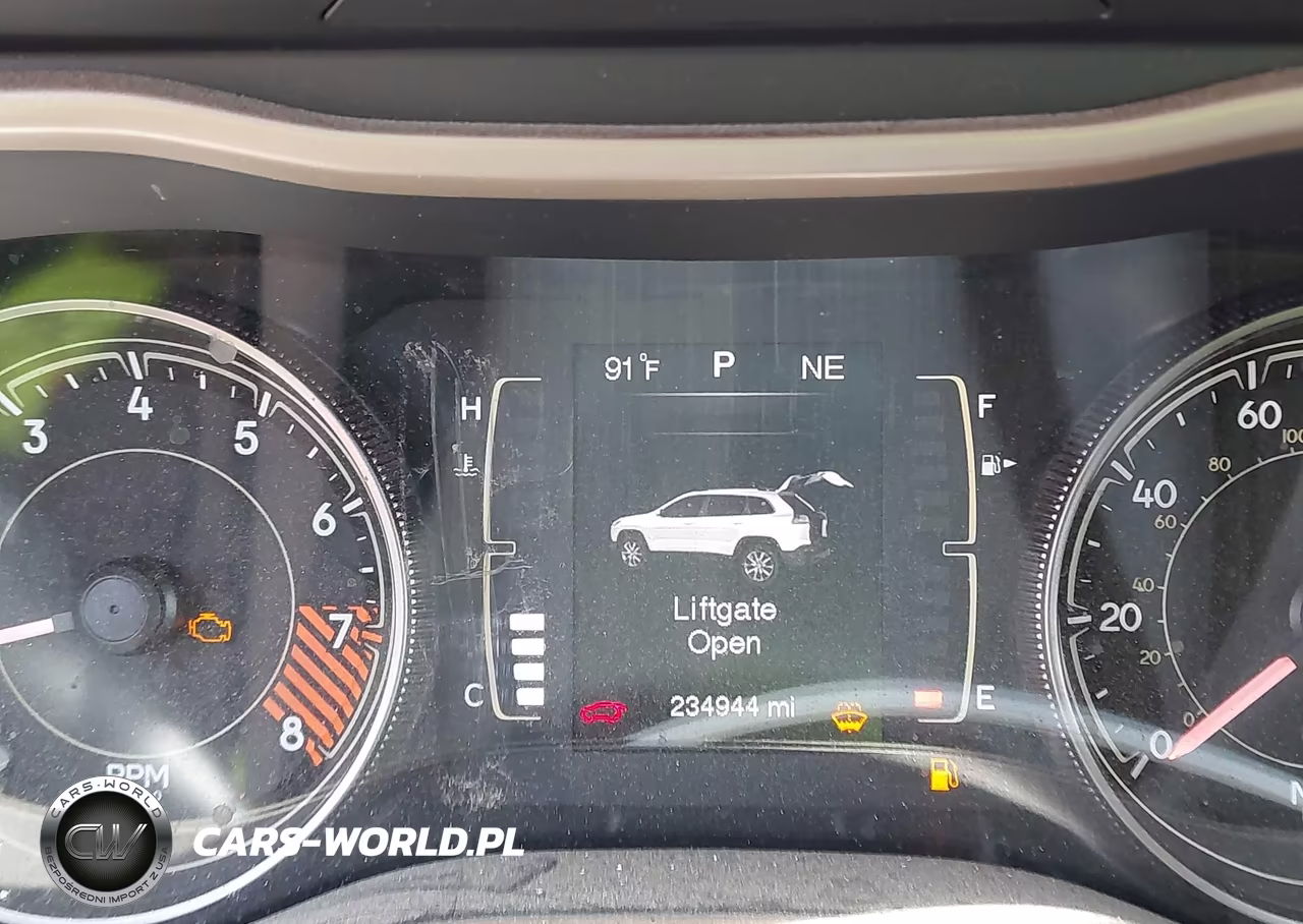 2014 Jeep Cherokee Latitude VIN:1C4PJLCS1EW106360 - 15