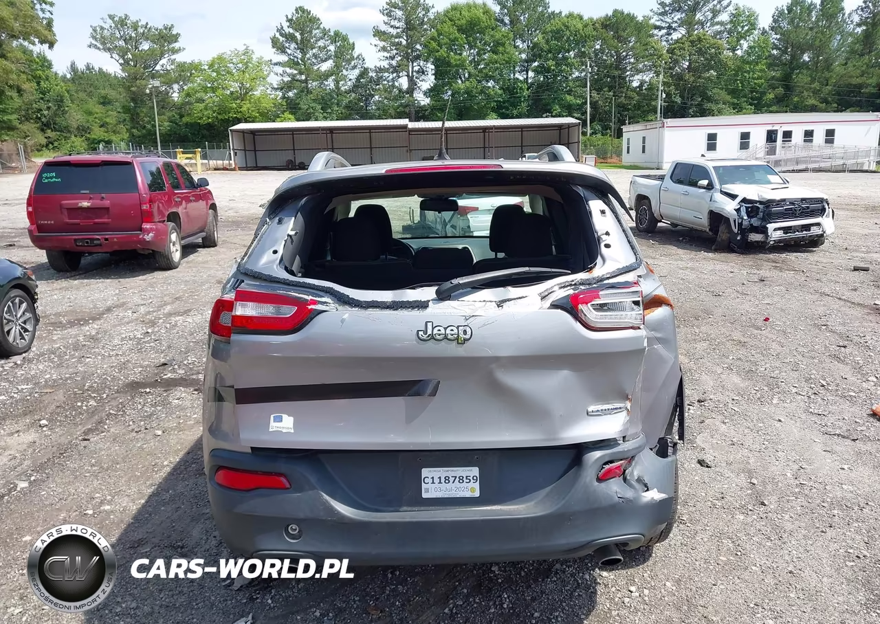 2014 Jeep Cherokee Latitude VIN:1C4PJLCS1EW106360 - 16