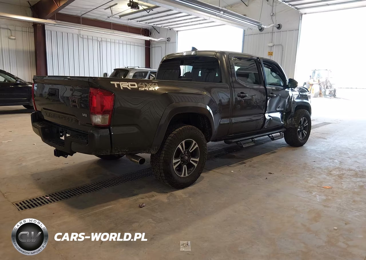 2017 Toyota Tacoma Trd Sport VIN:3TMDZ5BN5HM023845 - 4