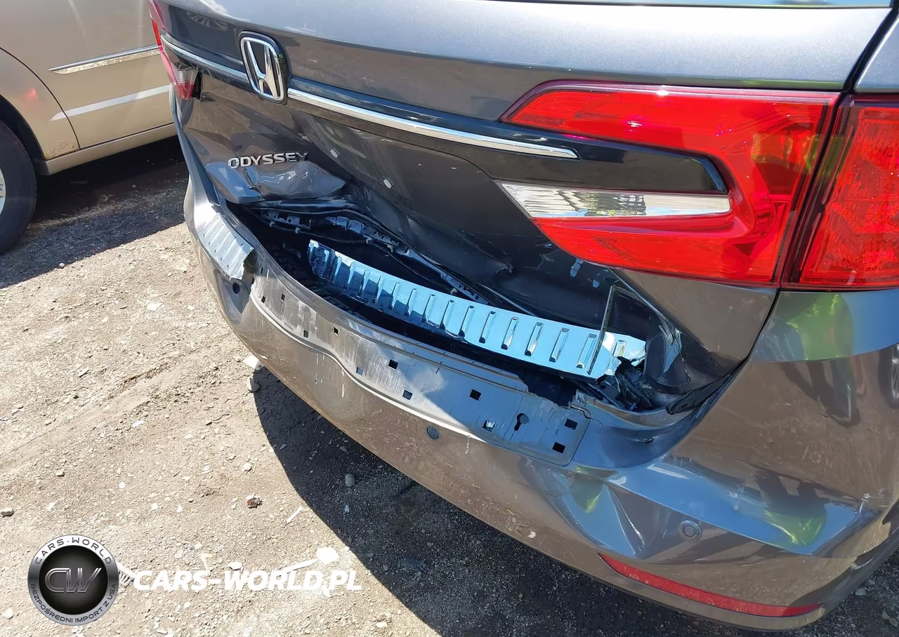 2023 Honda Odyssey Touring VIN:5FNRL6H87PB016770 - 18