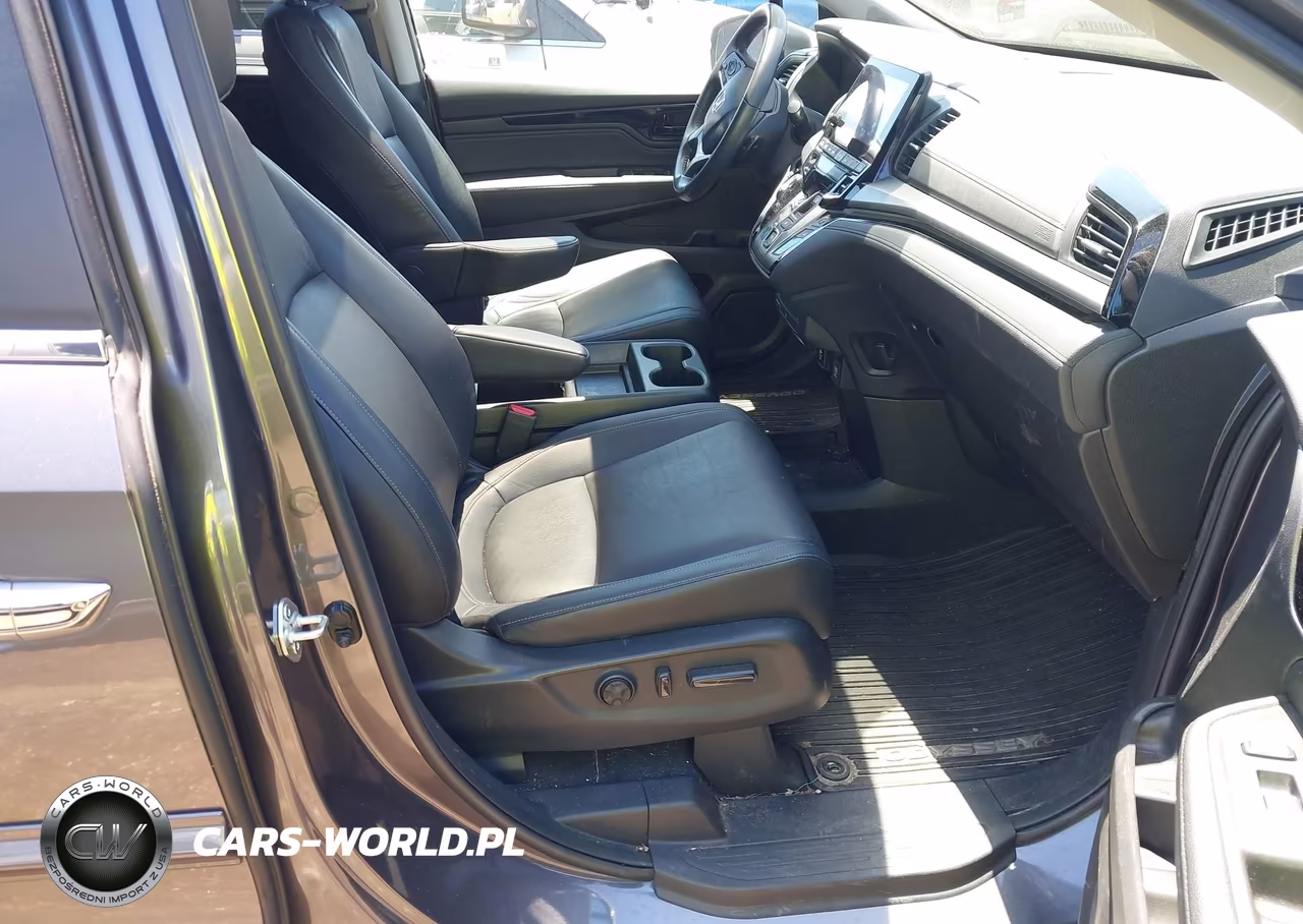 2023 Honda Odyssey Touring VIN:5FNRL6H87PB016770 - 5