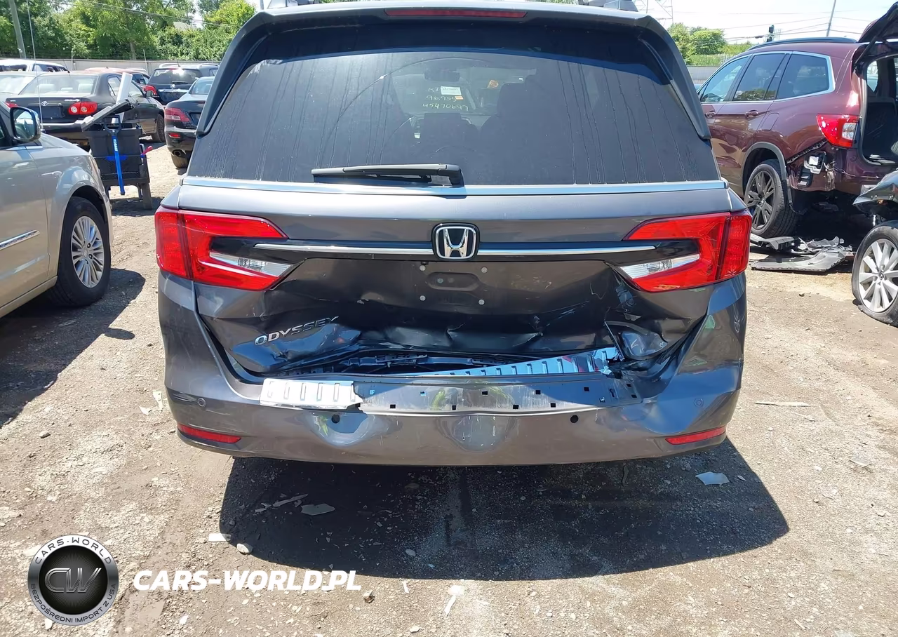 2023 Honda Odyssey Touring VIN:5FNRL6H87PB016770 - 6
