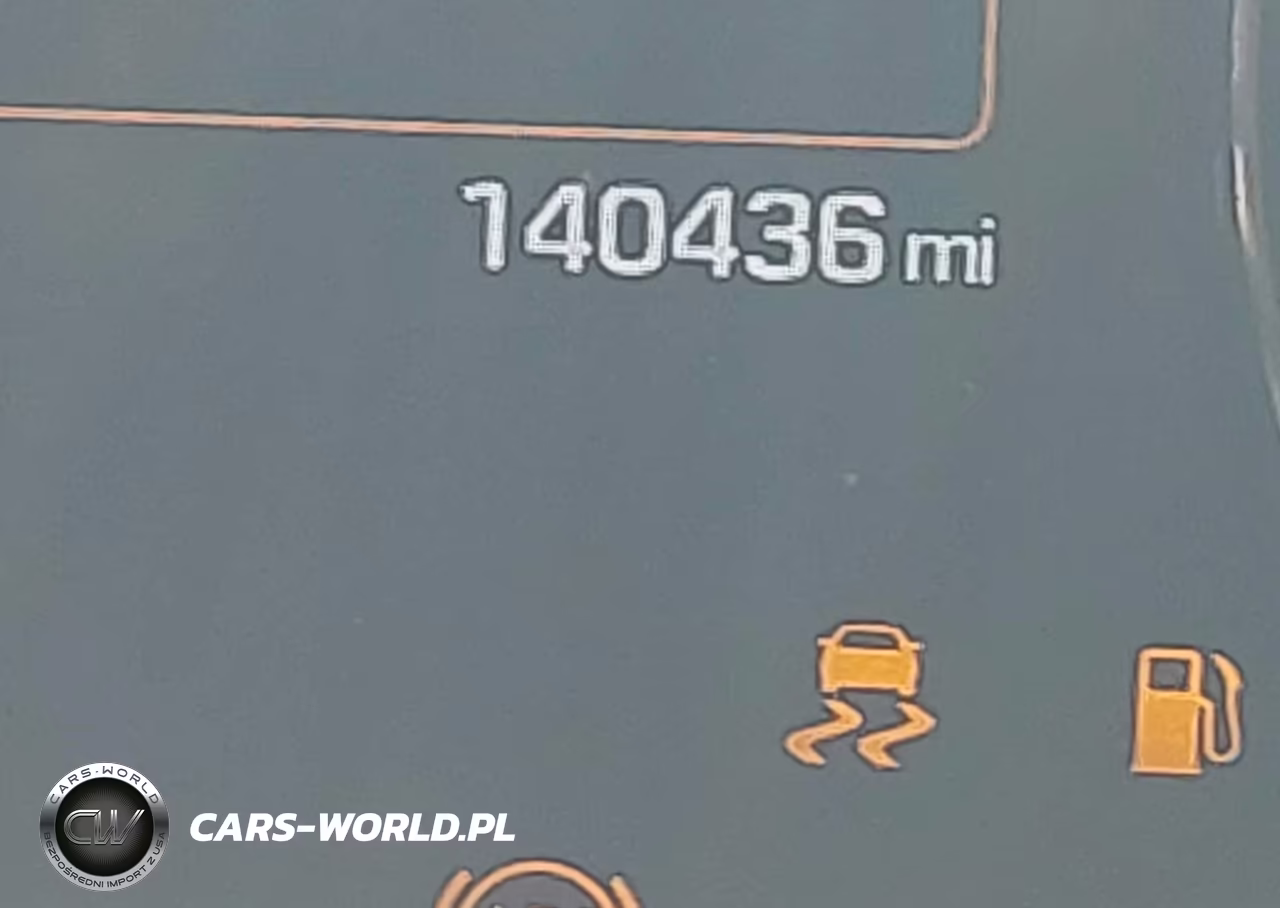2015 Hyundai Genesis 3.8 VIN:KMHGN4JE2FU071814 - 15