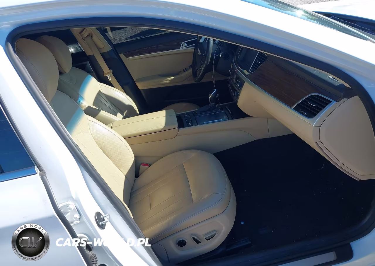 2015 Hyundai Genesis 3.8 VIN:KMHGN4JE2FU071814 - 5