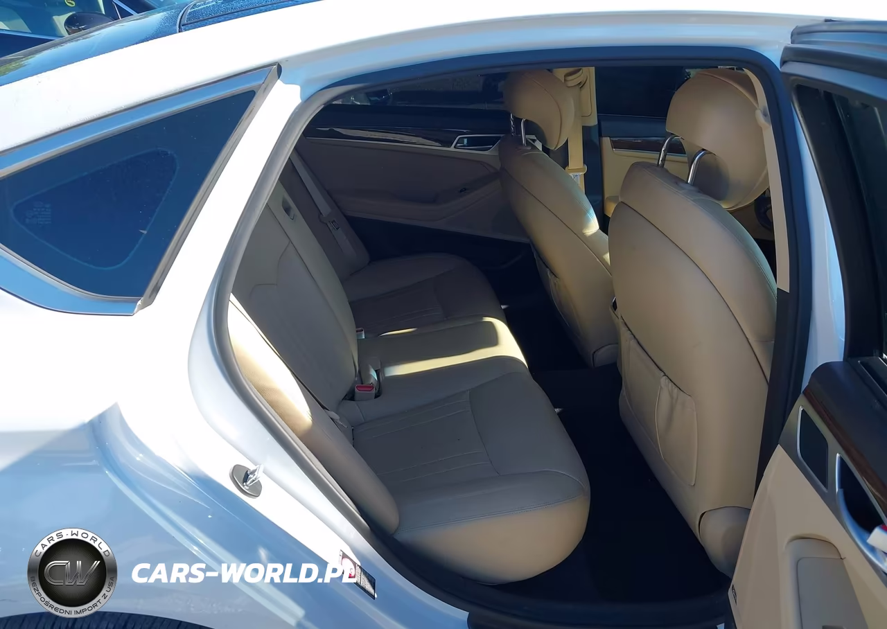 2015 Hyundai Genesis 3.8 VIN:KMHGN4JE2FU071814 - 8