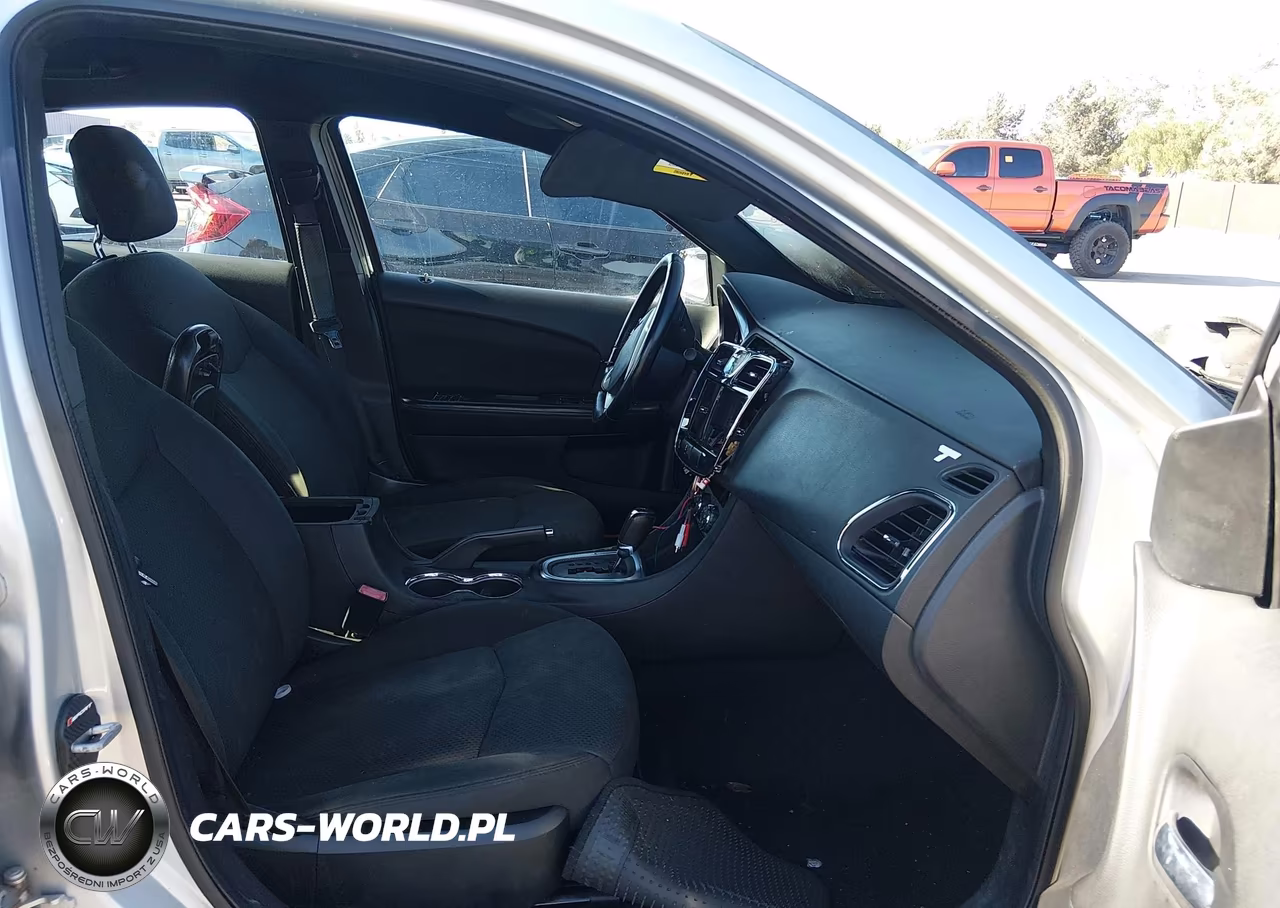 2012 Chrysler 200 Touring VIN:1C3CCBBBXCN139210 - 5