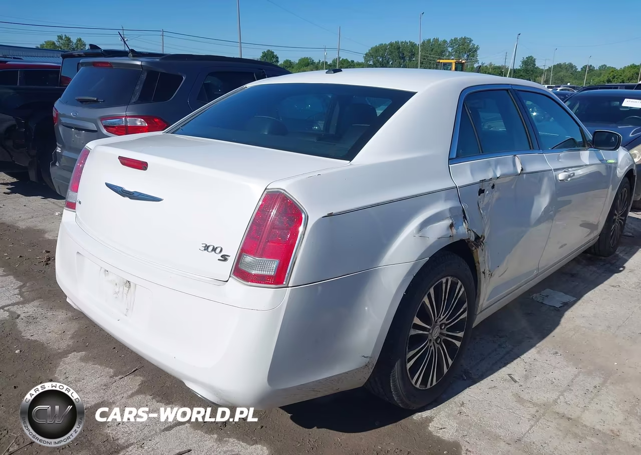 2012 Chrysler 300 S V6 VIN:2C3CCAGG7CH236601 - 4