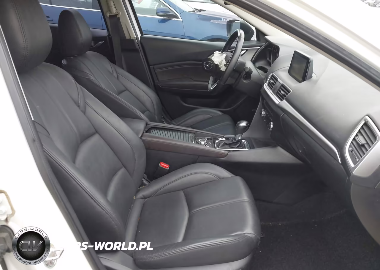 2018 Mazda Mazda3 Touring VIN:3MZBN1L32JM274673 - 5