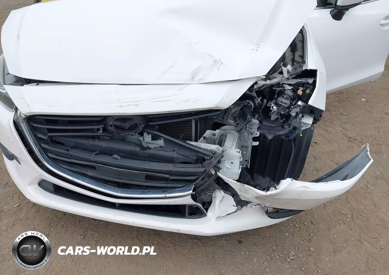 2018 Mazda Mazda3 Touring VIN:3MZBN1L32JM274673 - 6