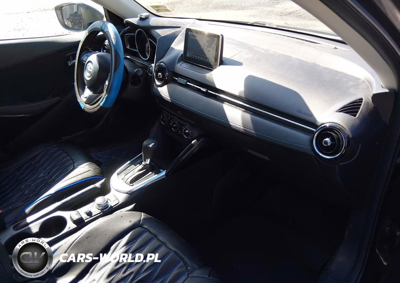 2017 Toyota Yaris Ia VIN:3MYDLBYV6HY188806 - 5