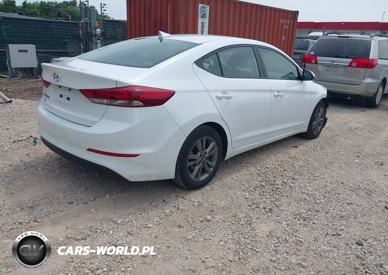 2018 Hyundai Elantra Value Edition VIN:5NPD84LF6JH226601 - 4