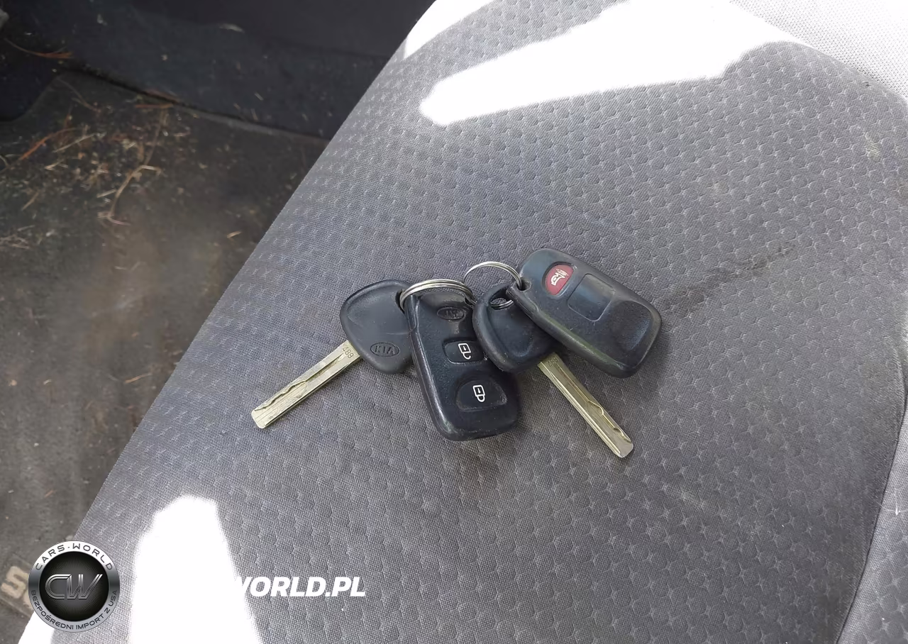 2012 Kia Sorento Lx VIN:5XYKTCA68CG265848 - 11