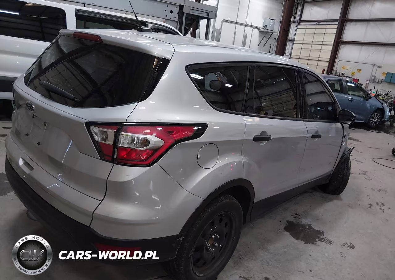 2018 Ford Escape S VIN:1FMCU0F7XJUA04813 - 4