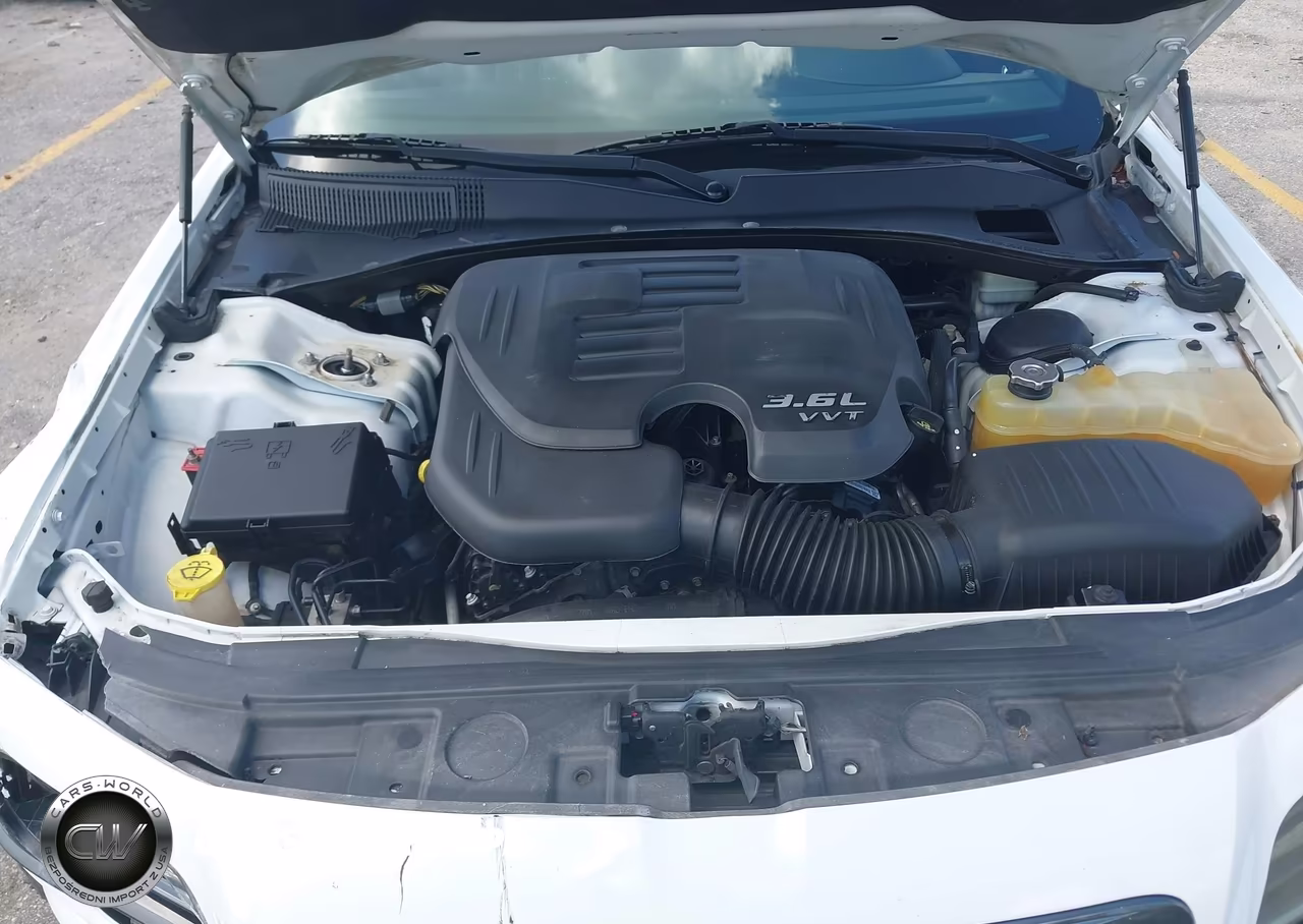 2014 Chrysler 300 300S VIN:2C3CCABG5EH307109 - 10