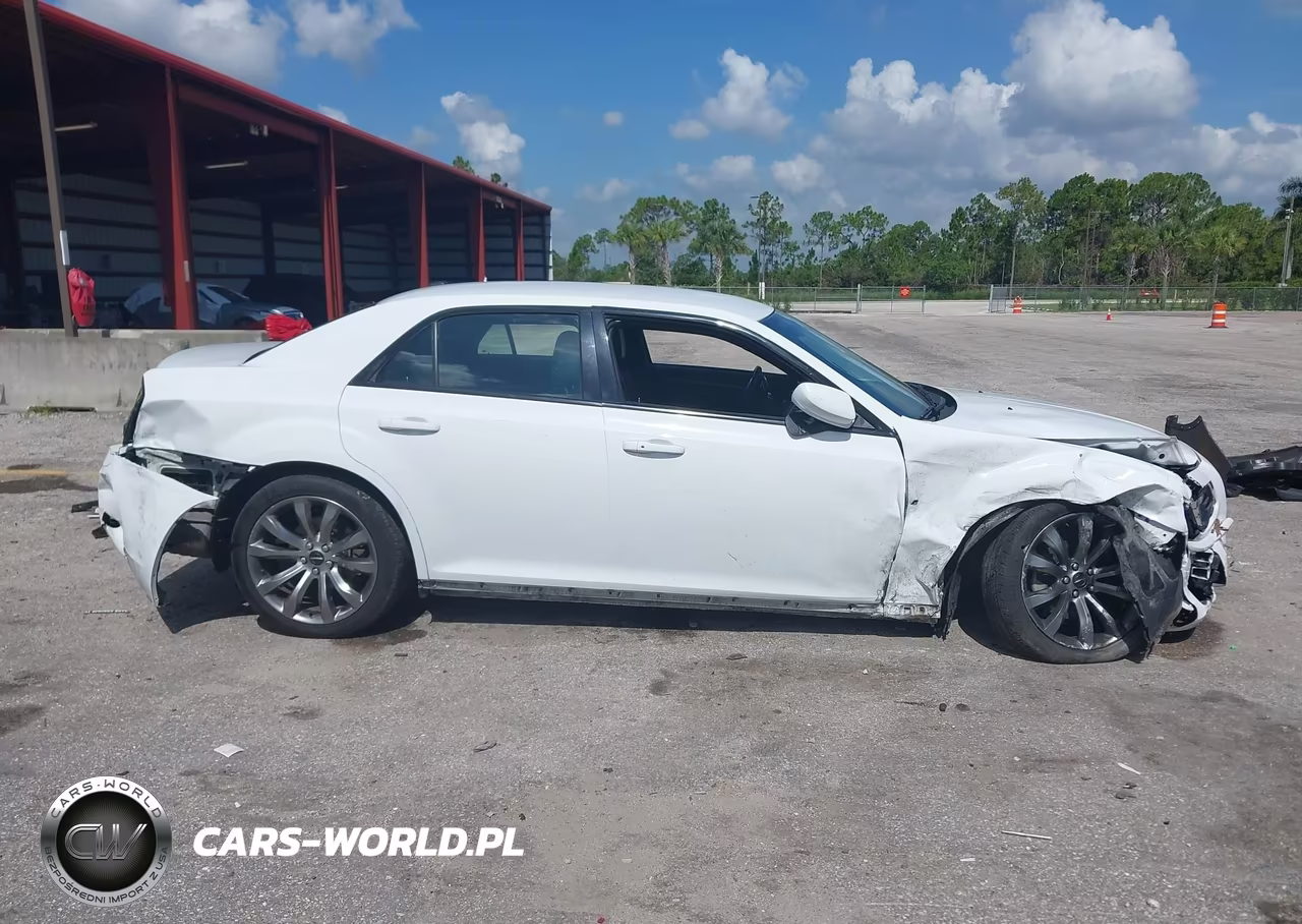 2014 Chrysler 300 300S VIN:2C3CCABG5EH307109 - 14