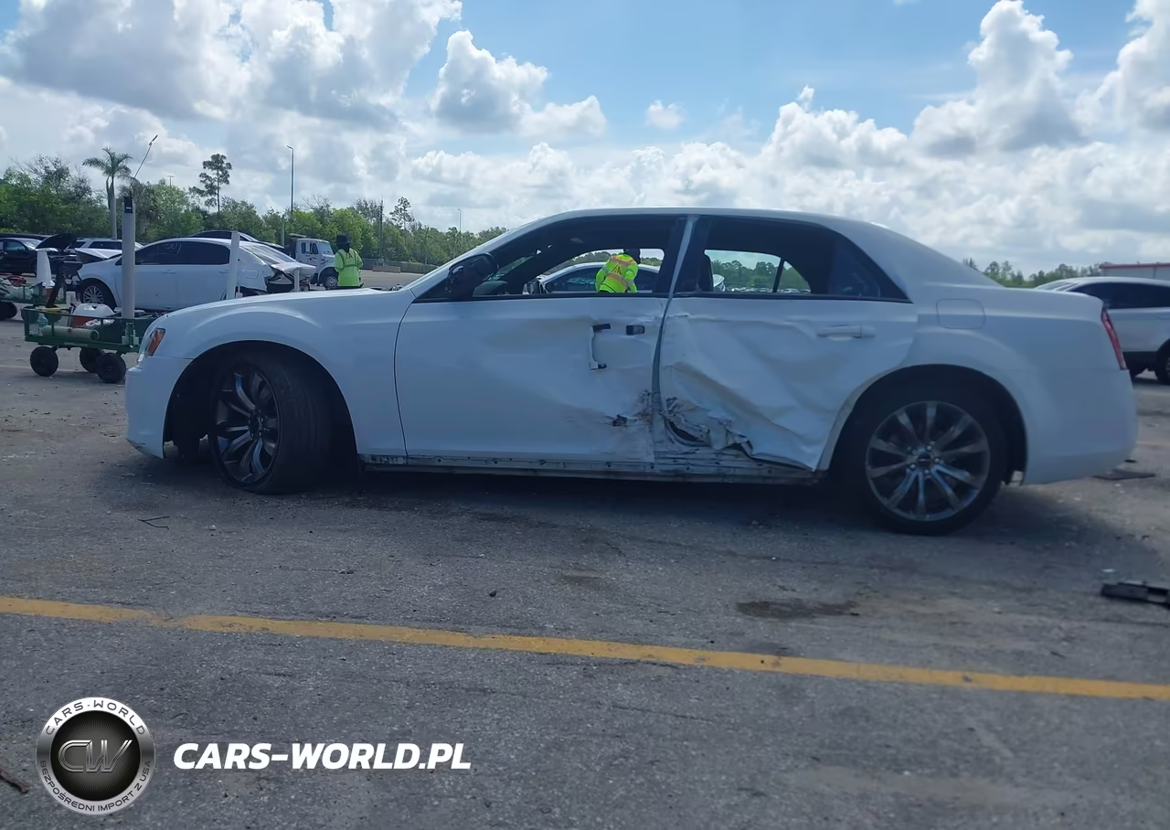 2014 Chrysler 300 300S VIN:2C3CCABG5EH307109 - 15