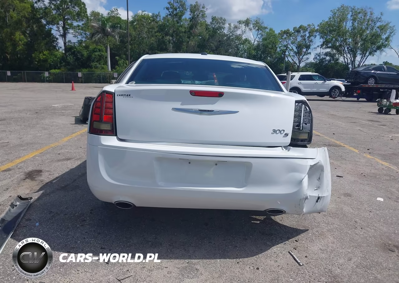 2014 Chrysler 300 300S VIN:2C3CCABG5EH307109 - 17