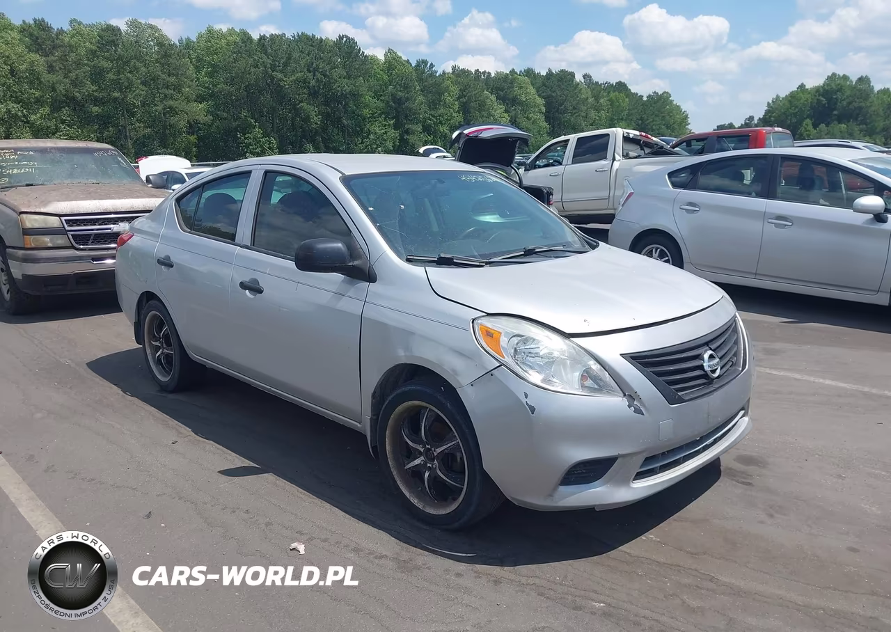 2013 Nissan Versa 1.6 S – zdjęcie 1 z 16