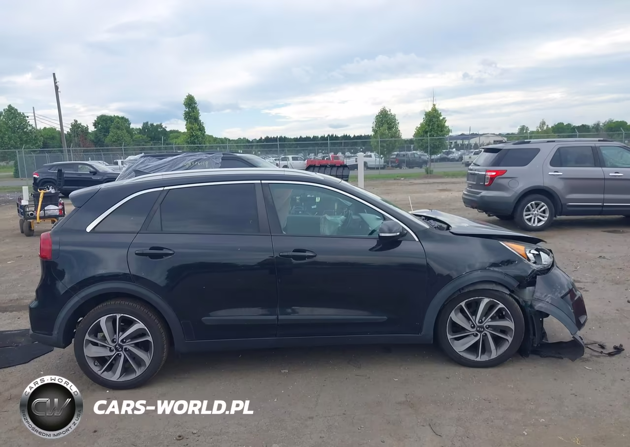 2017 Kia Niro Touring VIN:KNDCE3LCXH5059044 - 14
