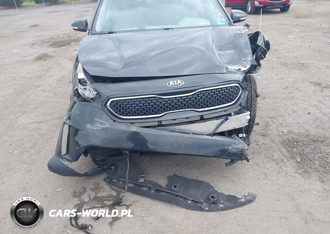 2017 Kia Niro Touring VIN:KNDCE3LCXH5059044 - 6