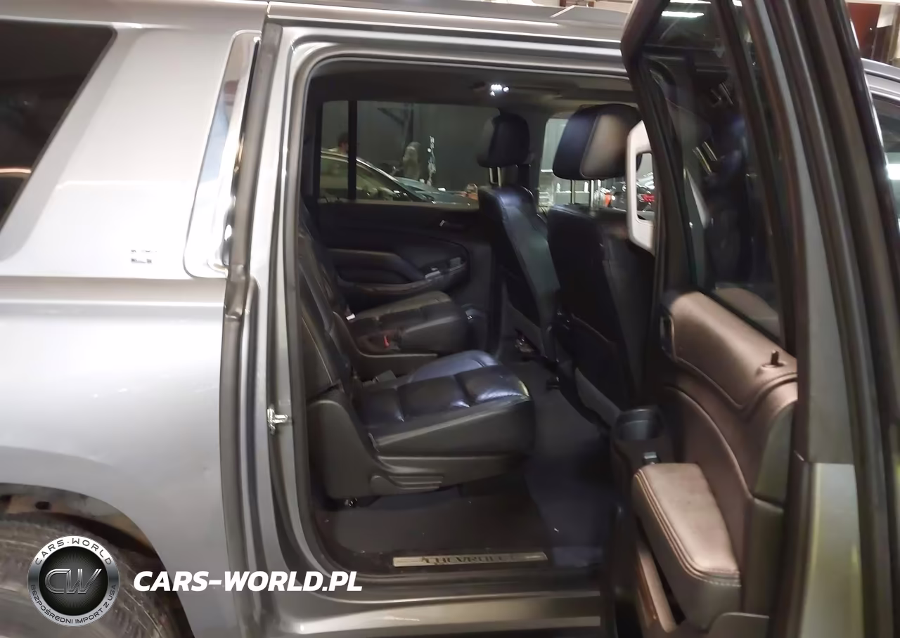 2019 Chevrolet Suburban Lt VIN:1GNSKHKC9KR184689 - 8