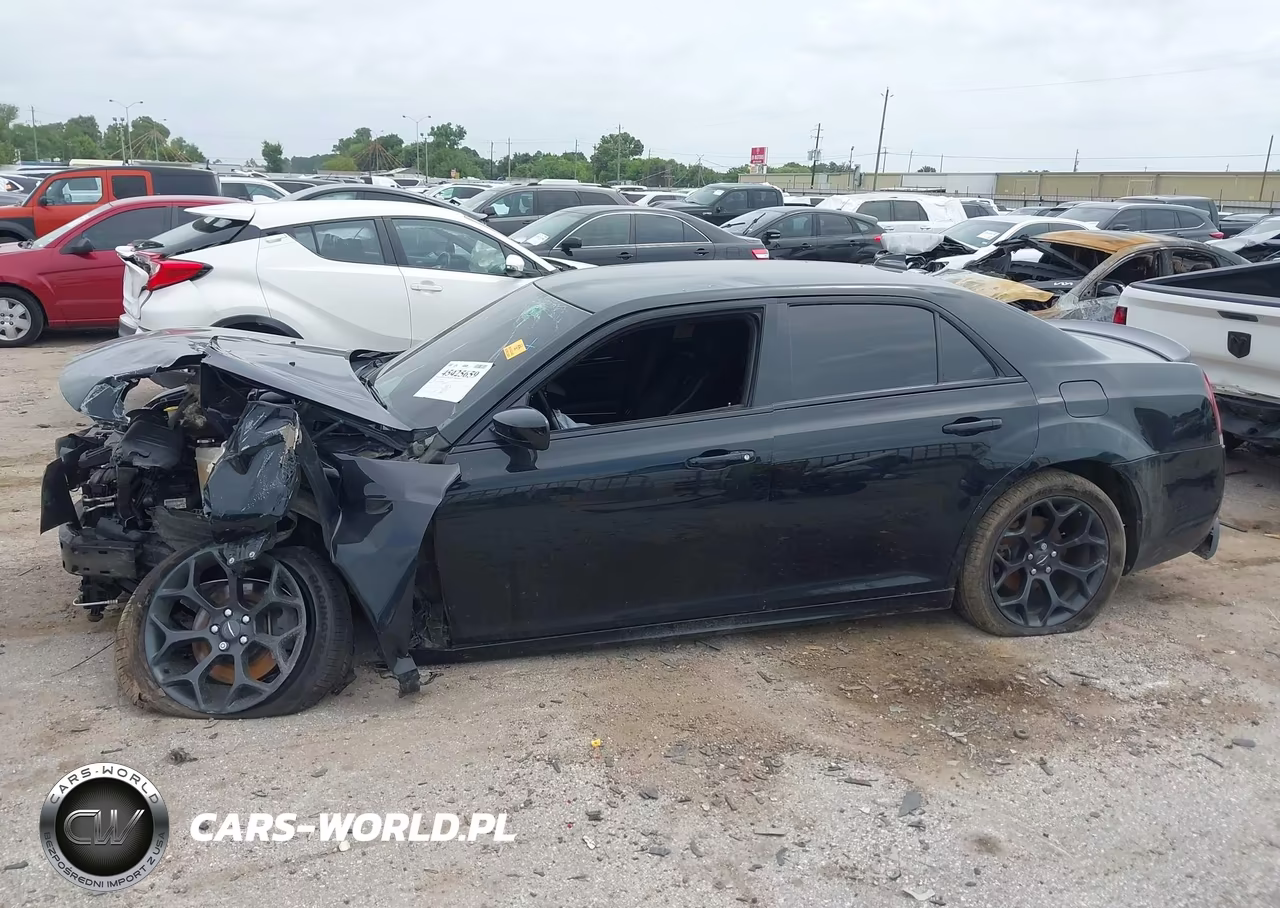 2019 Chrysler 300 300S VIN:2C3CCABT9KH603548 - 13