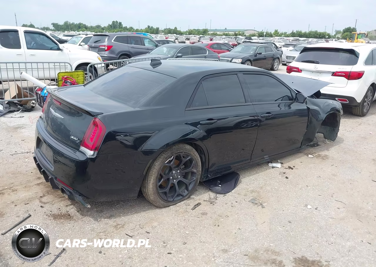 2019 Chrysler 300 300S VIN:2C3CCABT9KH603548 - 4