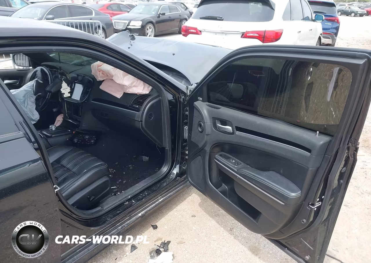 2019 Chrysler 300 300S VIN:2C3CCABT9KH603548 - 5
