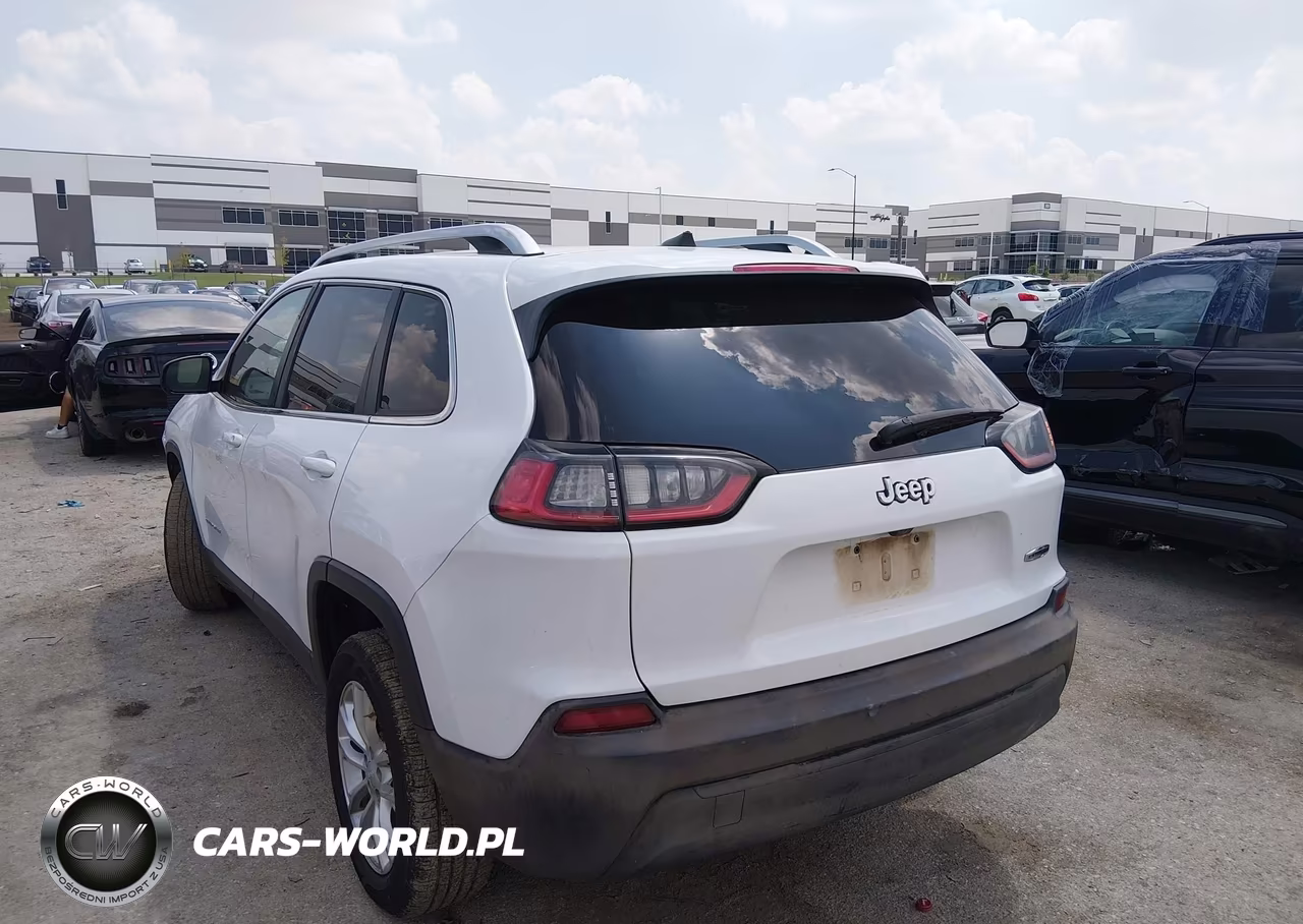 2019 Jeep Cherokee Latitude Fwd VIN:1C4PJLCBXKD263182 - 3