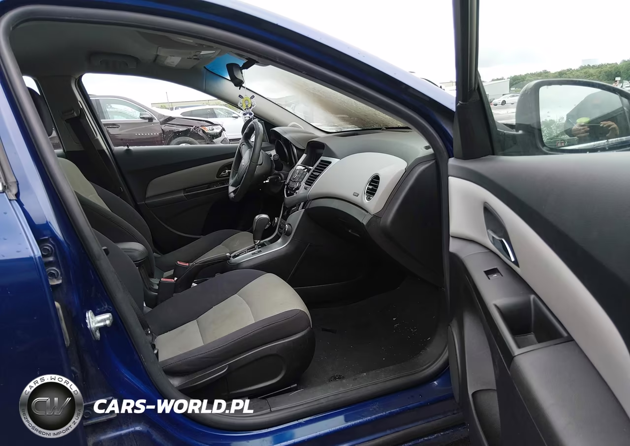 2012 Chevrolet Cruze Ls VIN:1G1PC5SH5C7306654 - 5