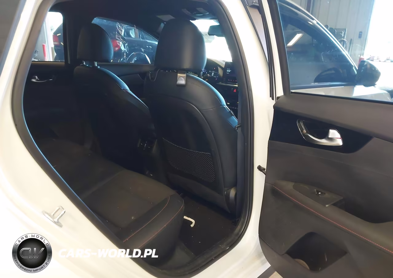 2023 Kia Forte Gt VIN:3KPF44AC0PE582794 - 8