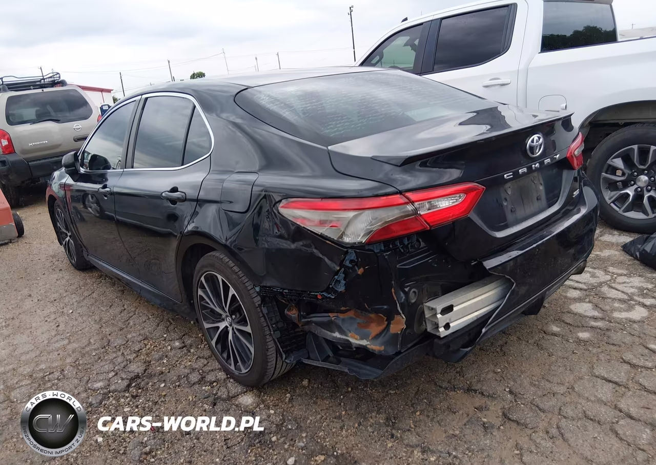 2018 Toyota Camry Se VIN:4T1B11HK5JU066812 - 3