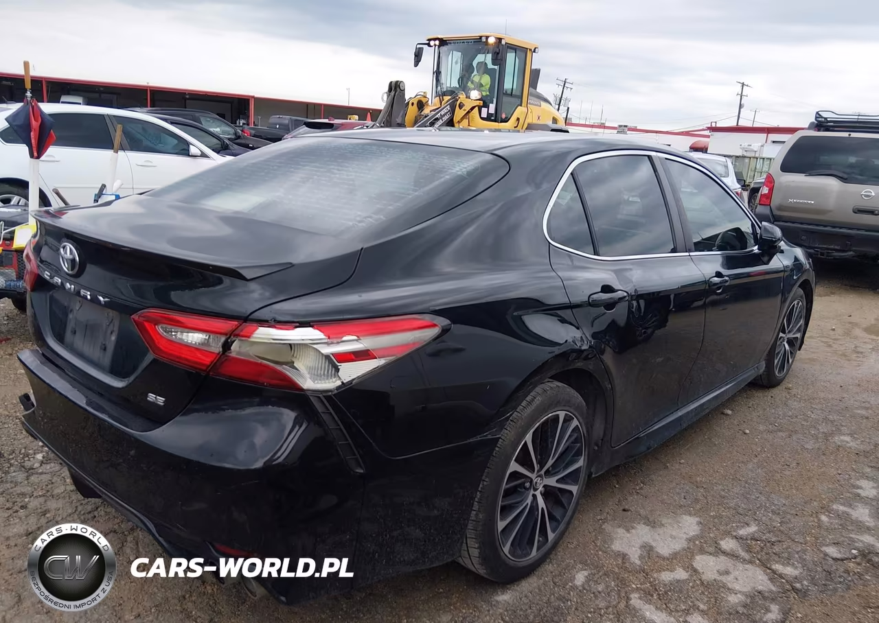 2018 Toyota Camry Se VIN:4T1B11HK5JU066812 - 4