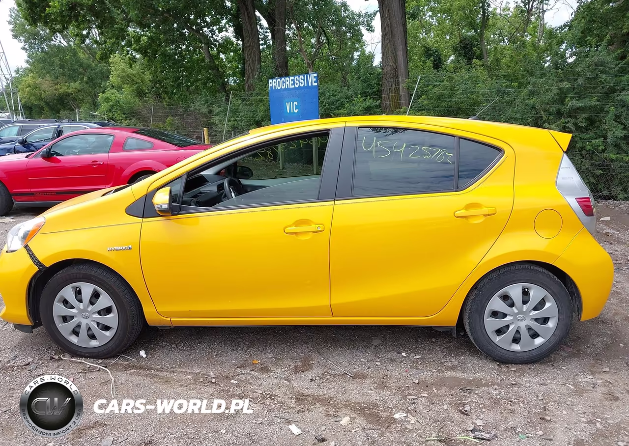 TOYOTA PRIUS C VIN:JTDKDTB34E1075887 - 14