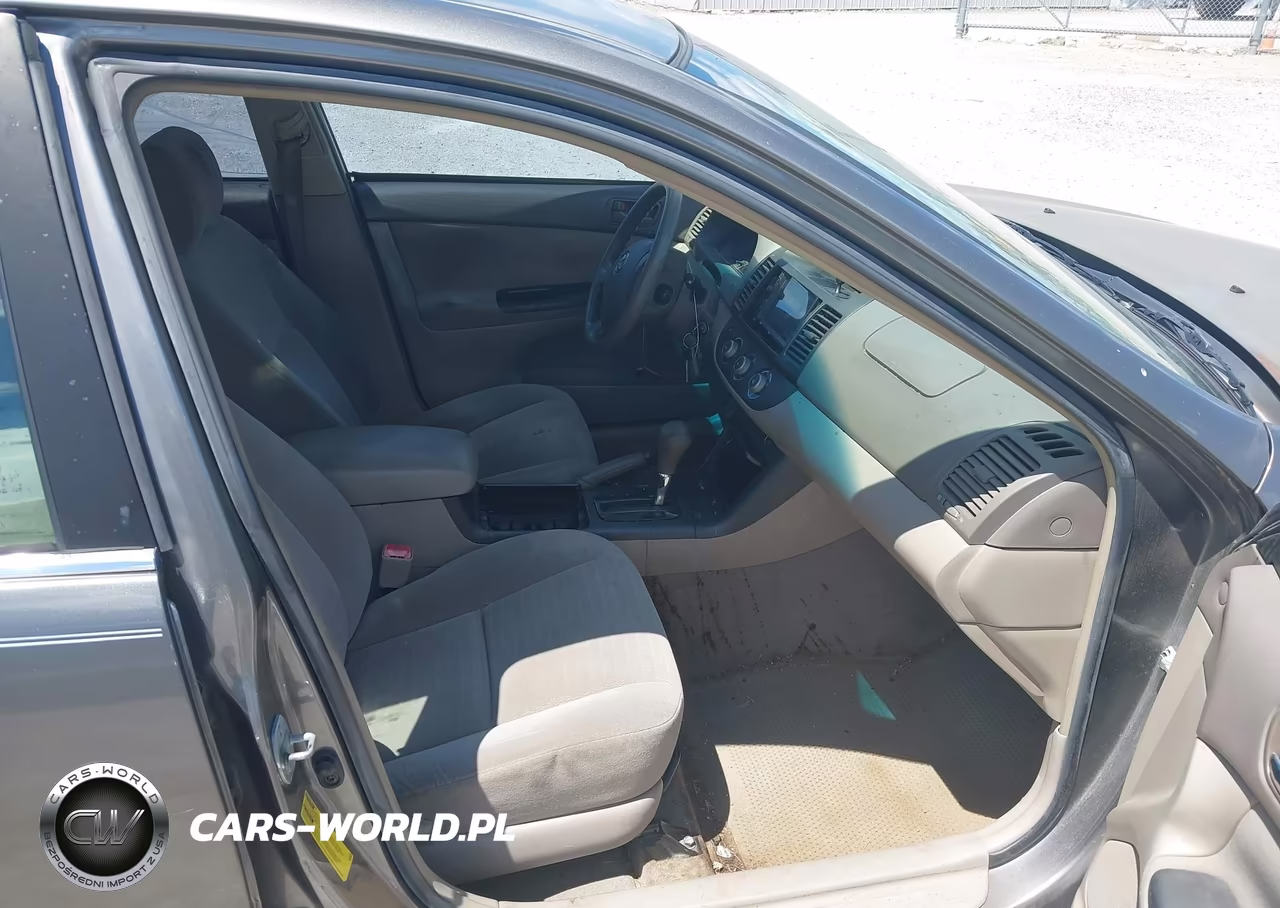 2005 Toyota Camry Le VIN:4T1BE30KX5U983956 - 5