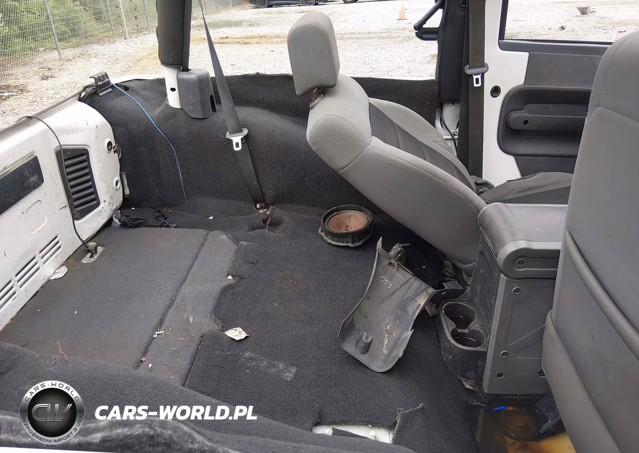 2010 Jeep Wrangler Sport VIN:1J4AA2D15AL104235 - 8