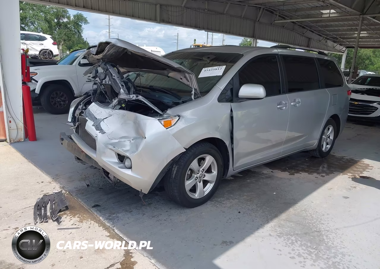 2011 Toyota Sienna Le V6 VIN:5TDKK3DC6BS126937 - 2