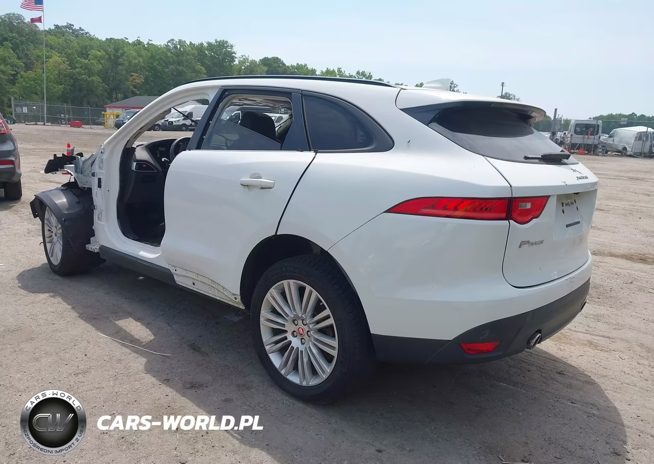 2017 Jaguar F-Pace 35T Premium VIN:SADCJ2BV7HA065694 - 3