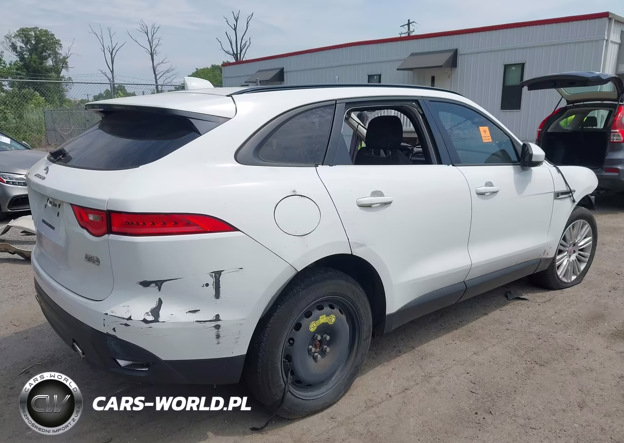 2017 Jaguar F-Pace 35T Premium VIN:SADCJ2BV7HA065694 - 4
