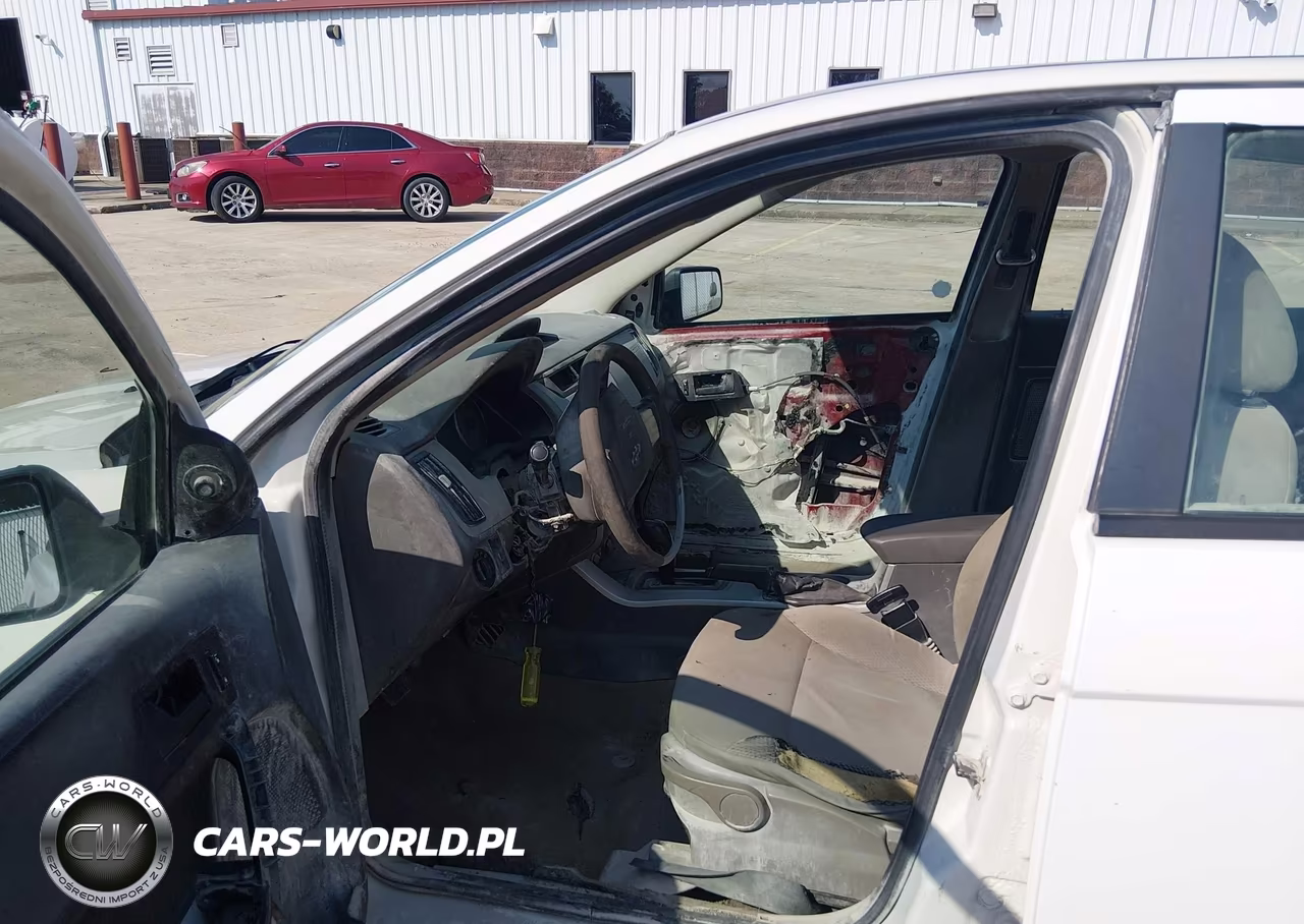 2010 Ford Focus S VIN:1FAHP3EN6AW149313 - 5