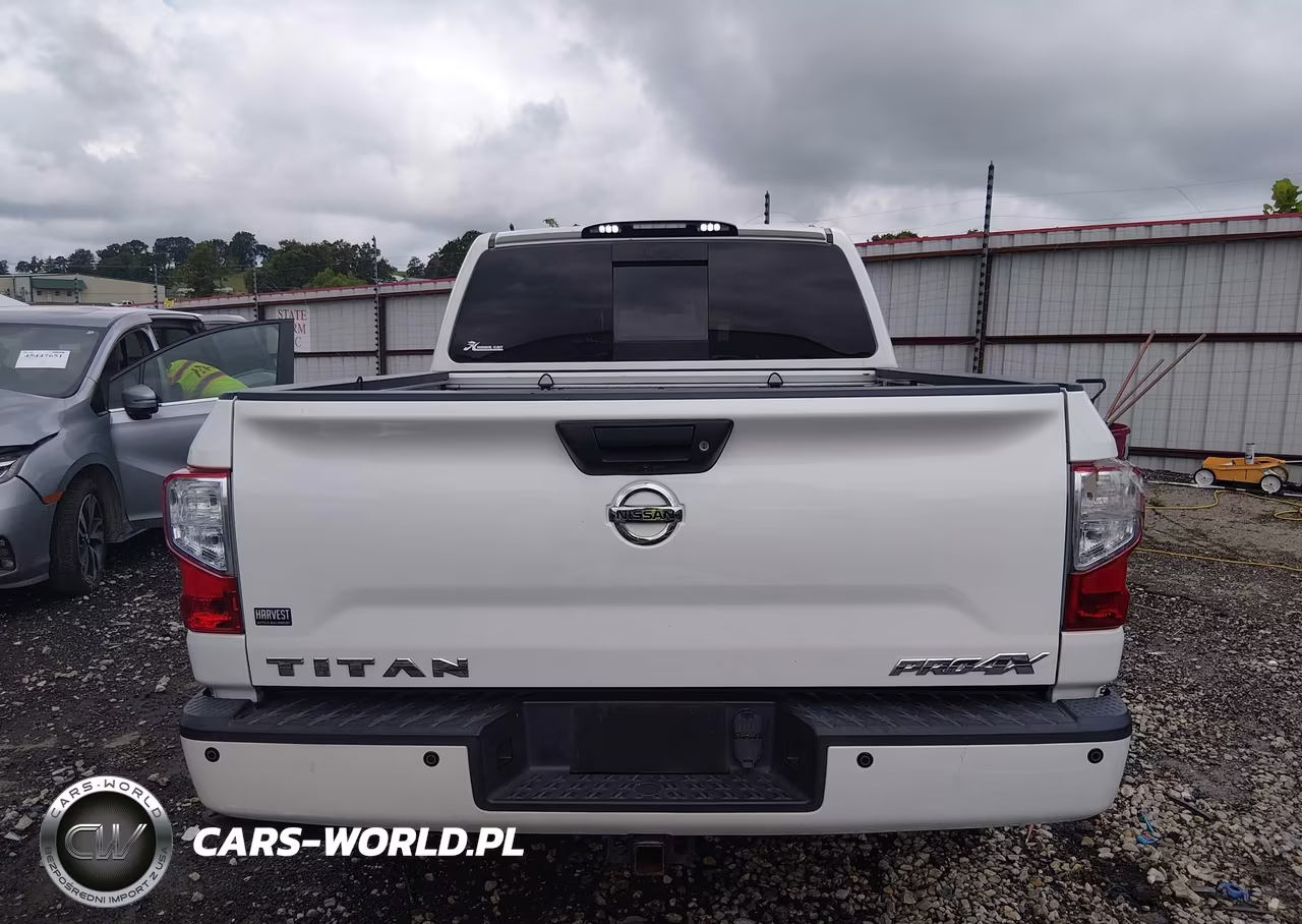 2018 Nissan Titan Pro-4X VIN:1N6AA1E54JN523308 - 17
