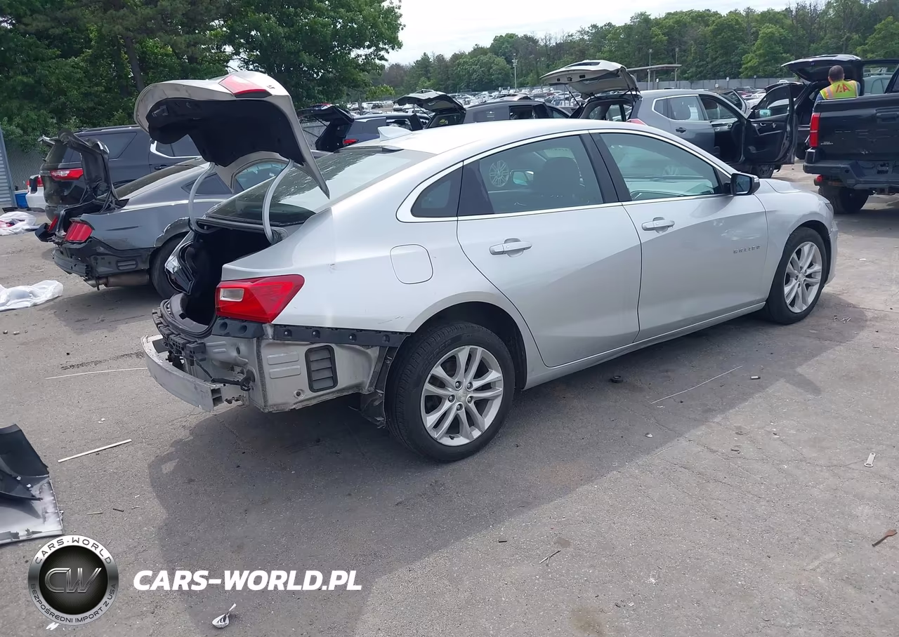 2018 Chevrolet Malibu Lt VIN:1G1ZD5ST7JF168919 - 4