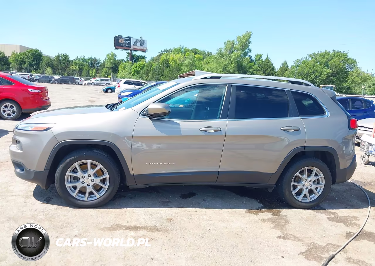 2017 Jeep Cherokee Latitude Fwd VIN:1C4PJLCB2HW623302 - 14